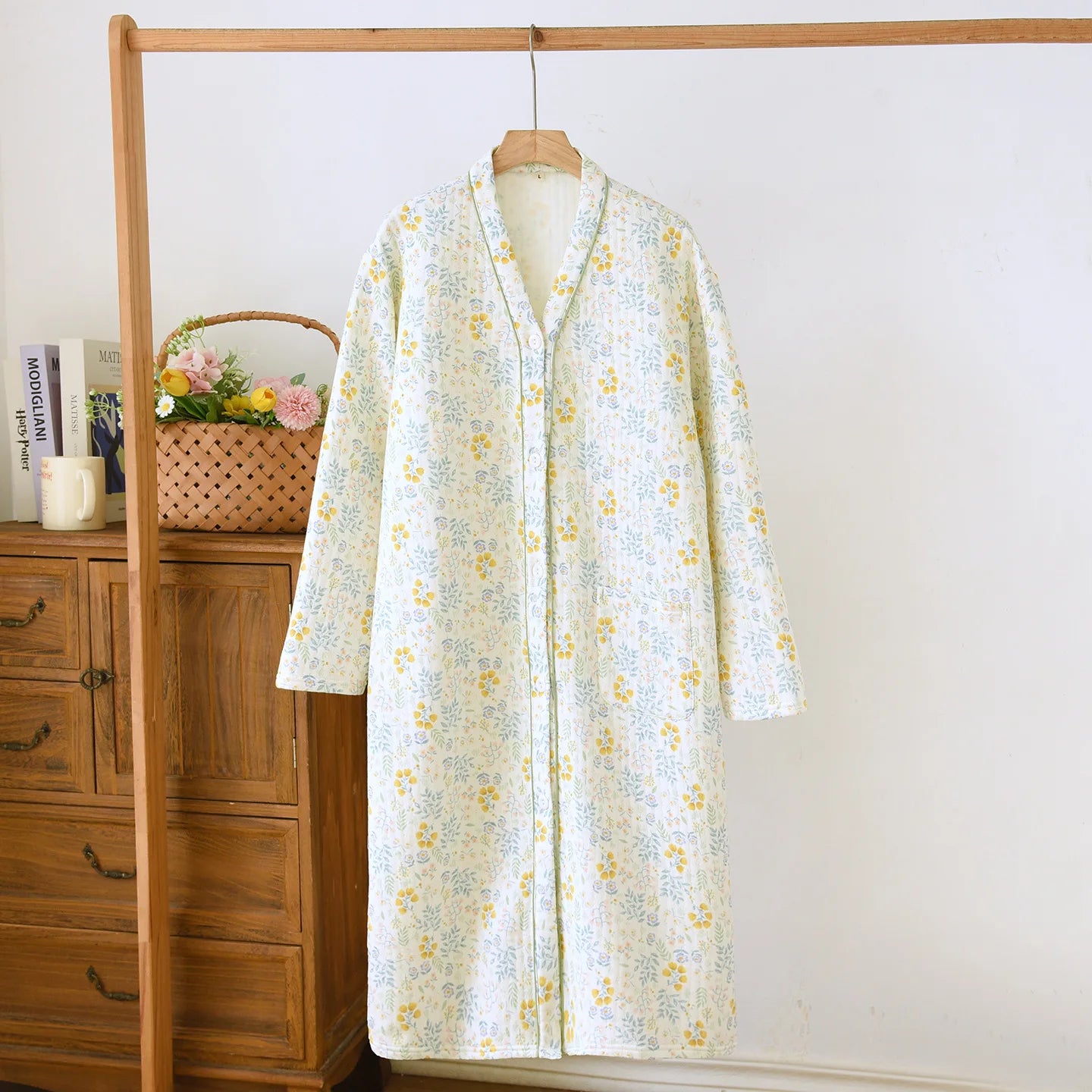 Robe de Nuit Femme en Coton Épais – Motifs, Col V et Manches Longues