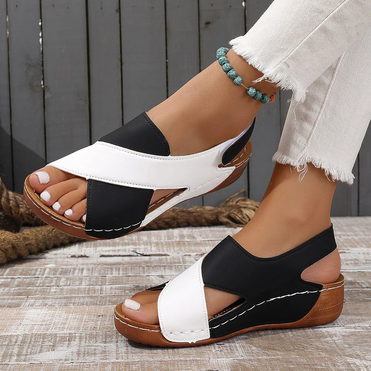Sandales d'Été Croisées en Cuir PU & Légère Plateforme