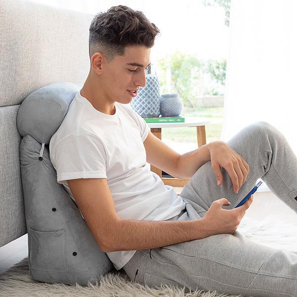 Coussin de lecture triangulaire avec appui-tête et poche latérale